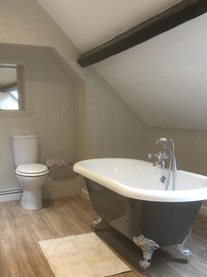 Catherine Street Apartments ซอลส์บรี ภายนอก รูปภาพ
