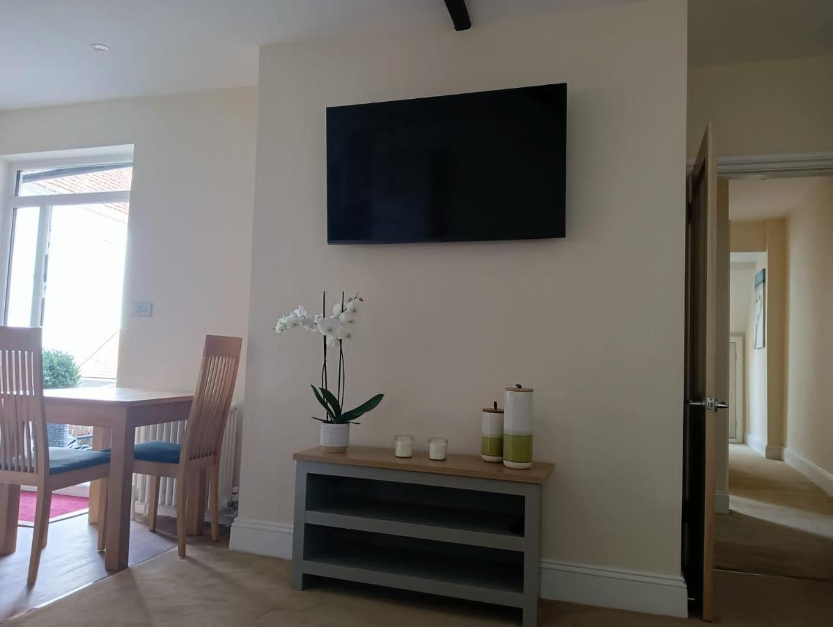 Catherine Street Apartments ซอลส์บรี ภายนอก รูปภาพ