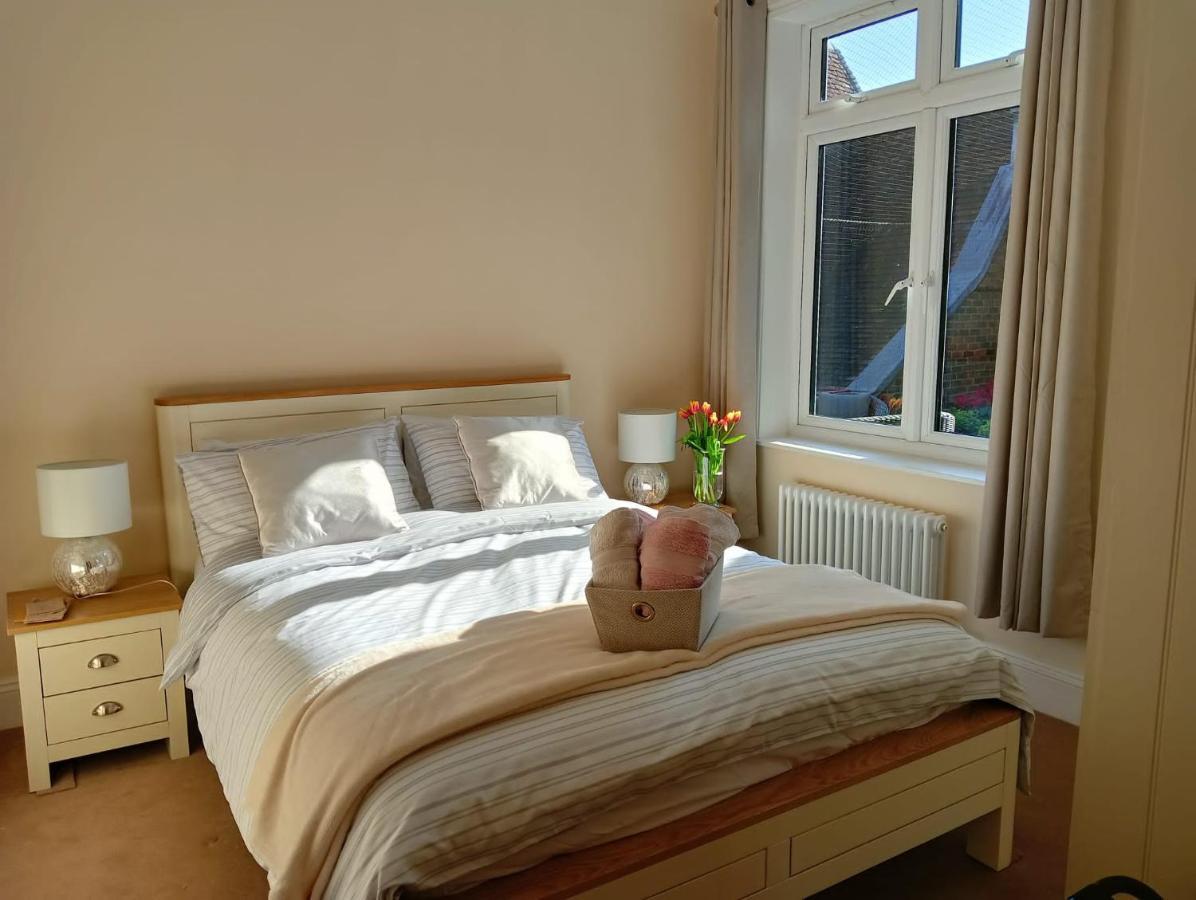 Catherine Street Apartments ซอลส์บรี ภายนอก รูปภาพ